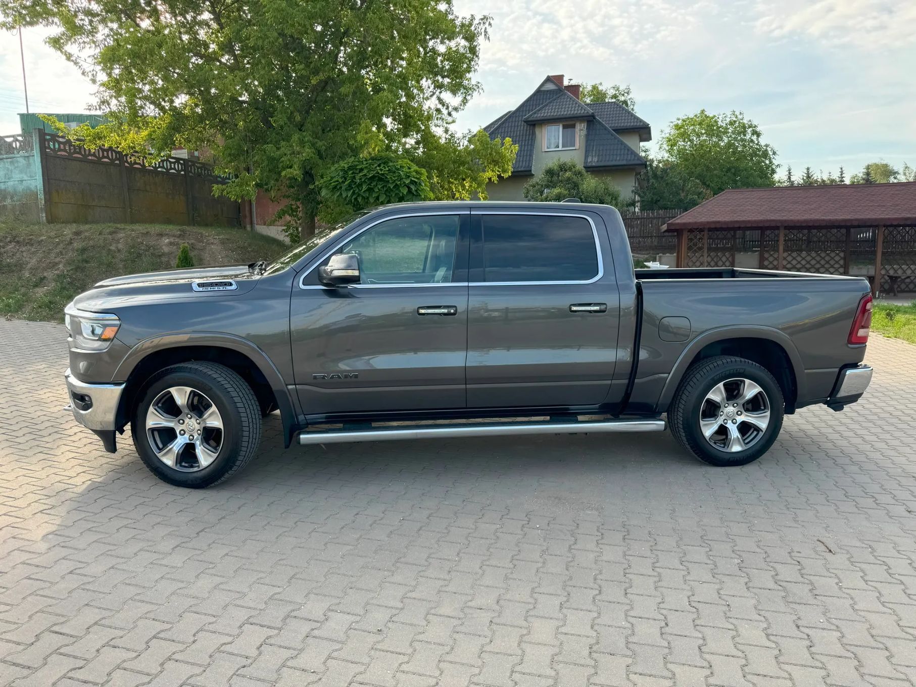 RAM 1500 Dodge Ram 5.7 Hemi 401KM Laramie 4x4 Panorama