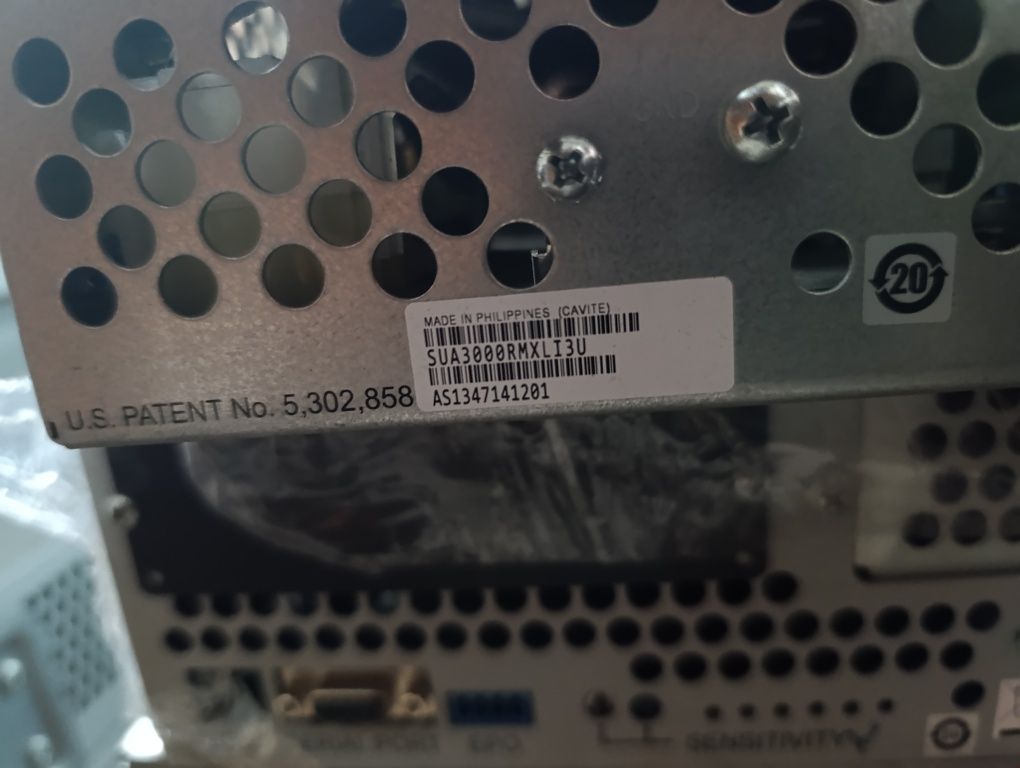 Безперебійник APC smart UPS sua3000rmXL