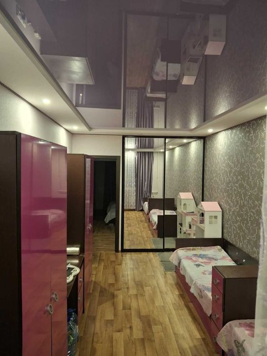 N S3 Продам 3 к из кв. ул. Амосова. 6/9. Капремонт. Цена 45000 у.е.