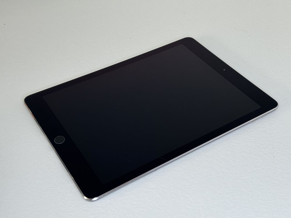 iPad Pro 9.7 (A1674) - 32GB - Cellular (LTE) - faktura VAT 23%