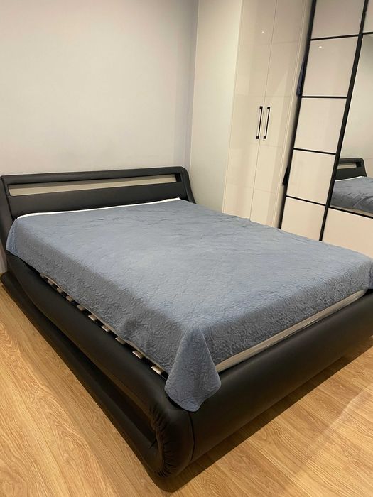 Łóżko 160cmx200cm (bez materaca)