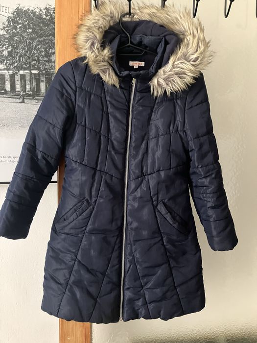 Plaszczyk dziewczecy pikowany ocieplany kaptur roz.140 cm