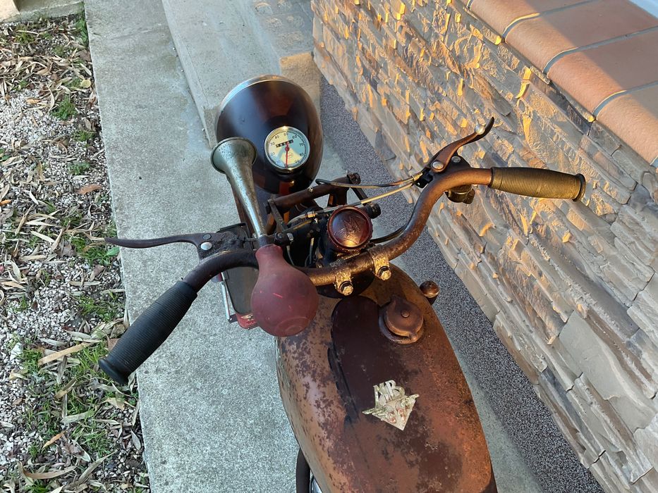 Motobecane model D45 z 1948 roku