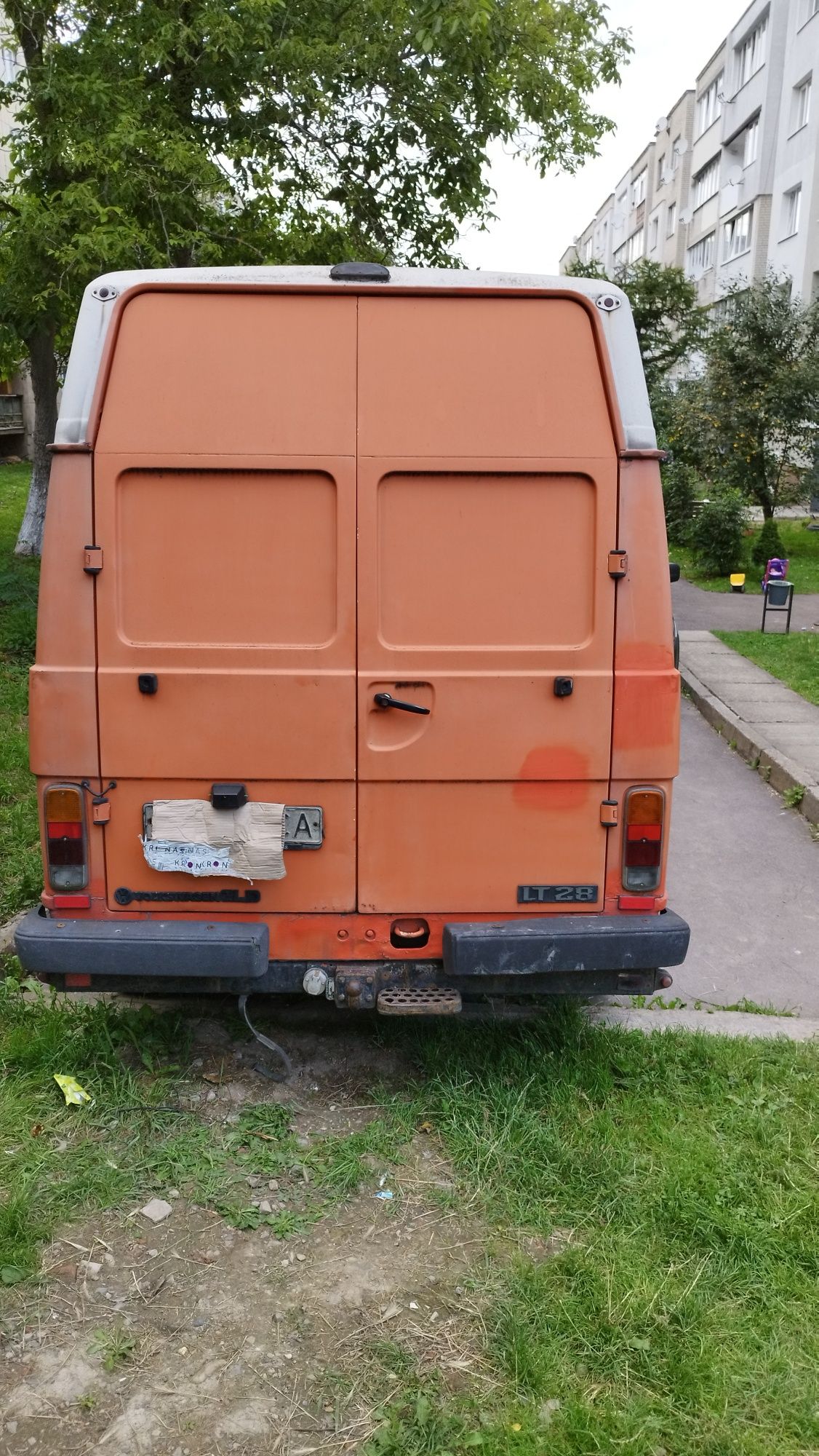 Продам бус  LT28 1987 р 2.4 tdi