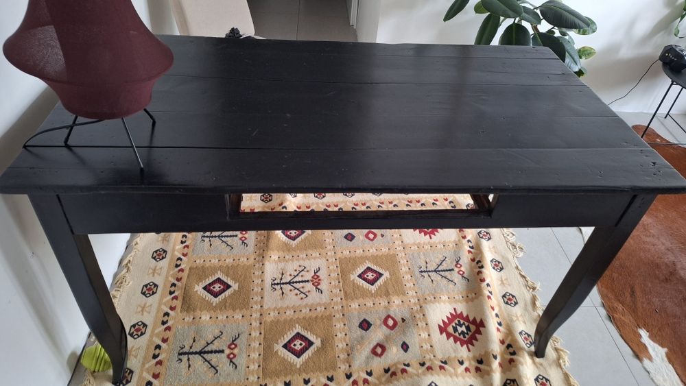 Ponad 100 latni stół