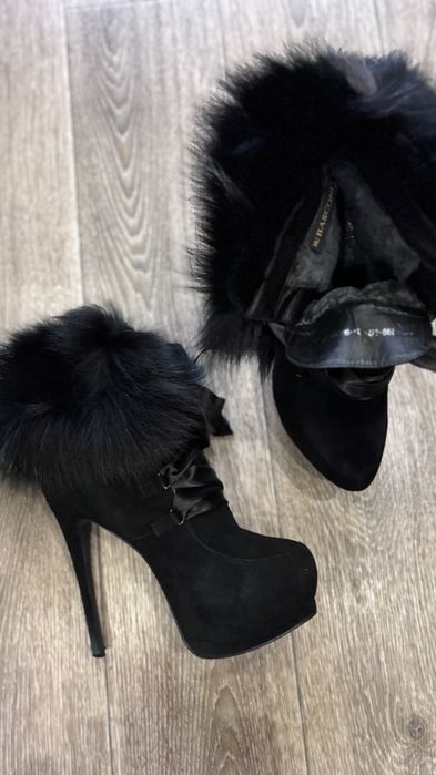 продам зимові ботигки на натуральному хутрі