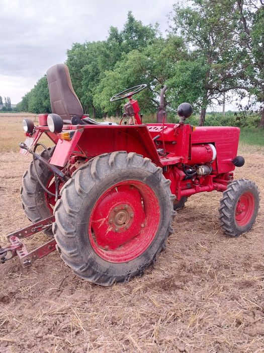 Продам трактор т25