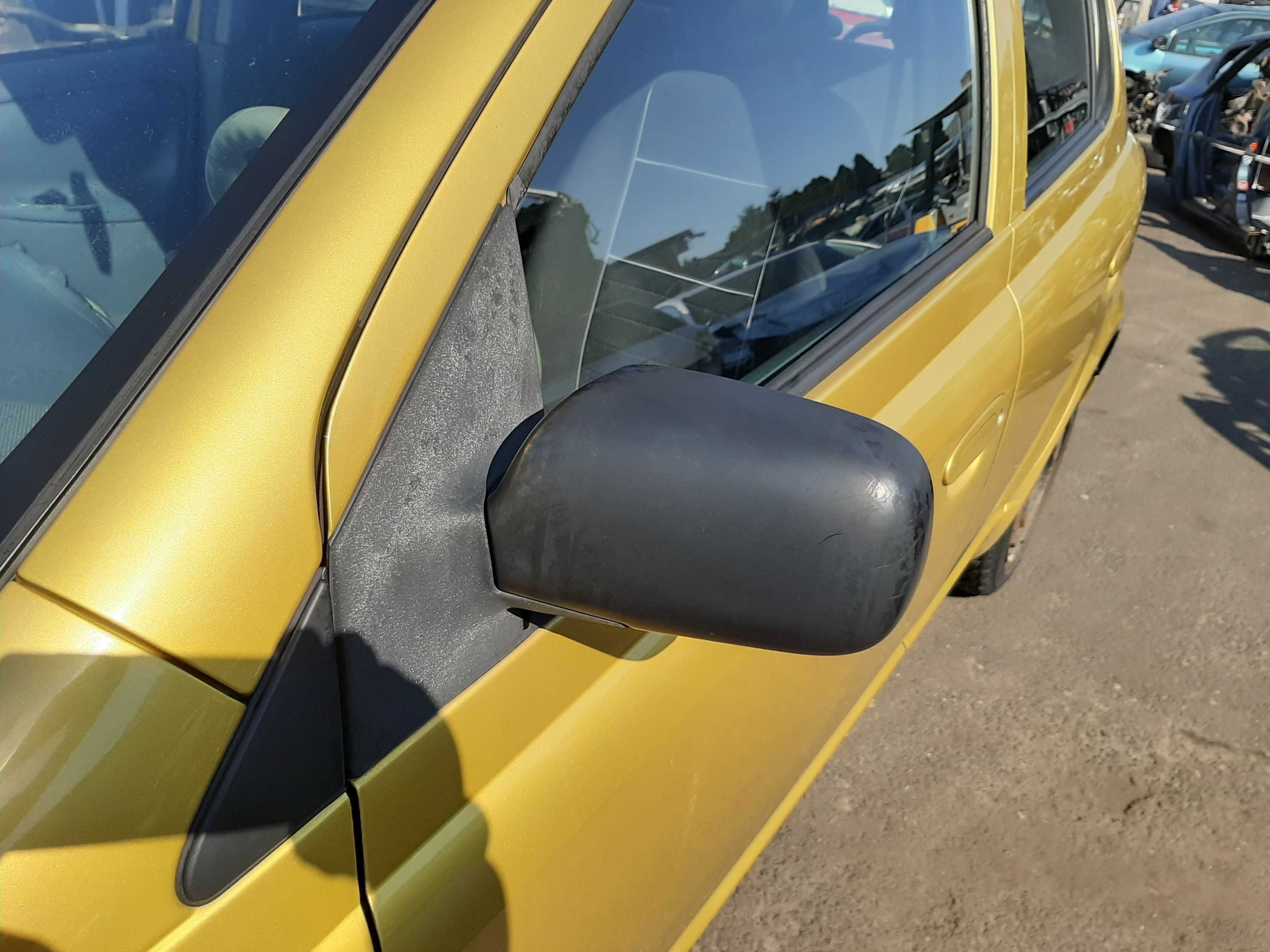 Toyota Yaris I 1.0VVT-i 5D 2000r.
Lusterko zewnętrzne lewe