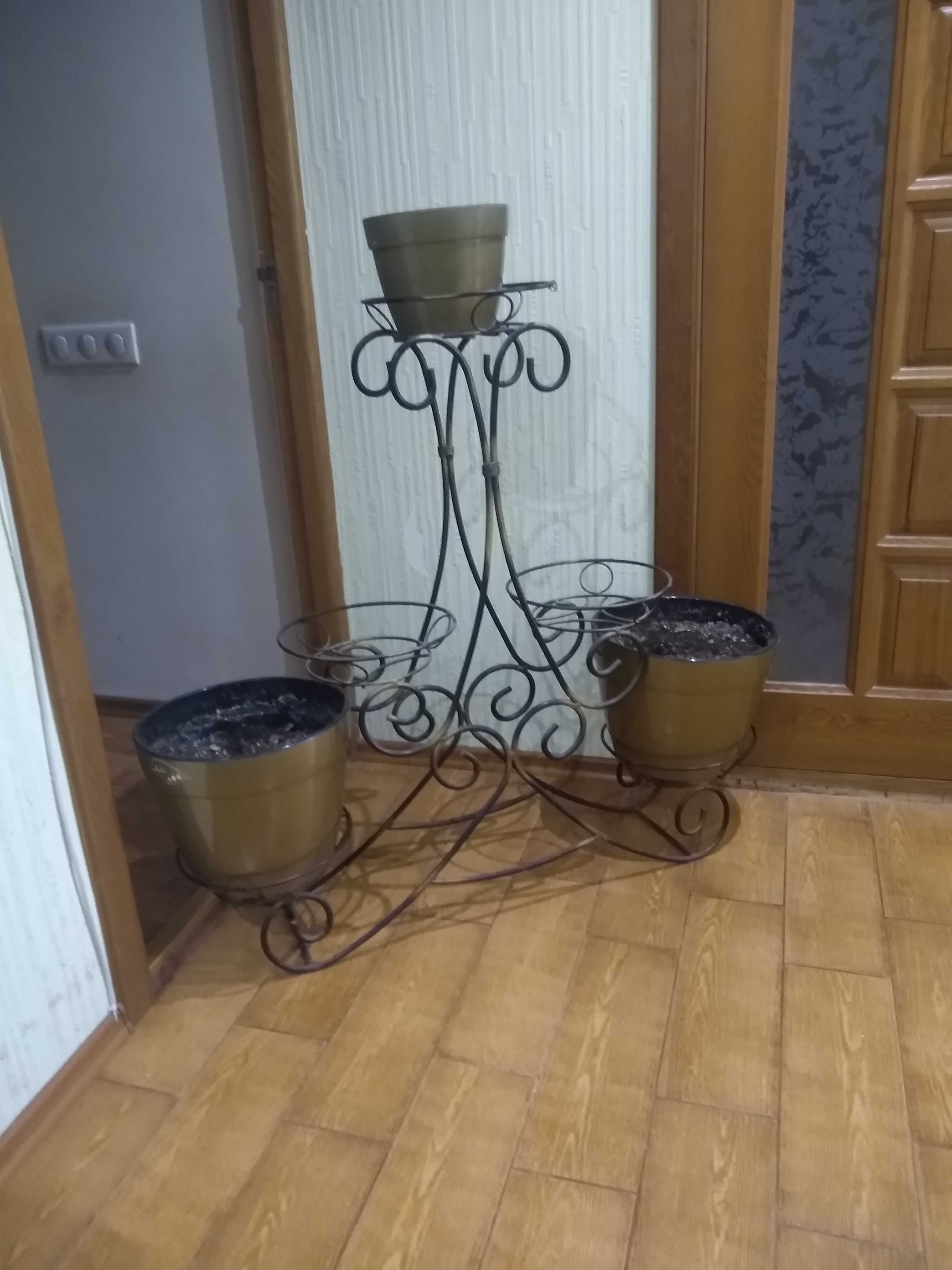 Подставка для цветов кованная