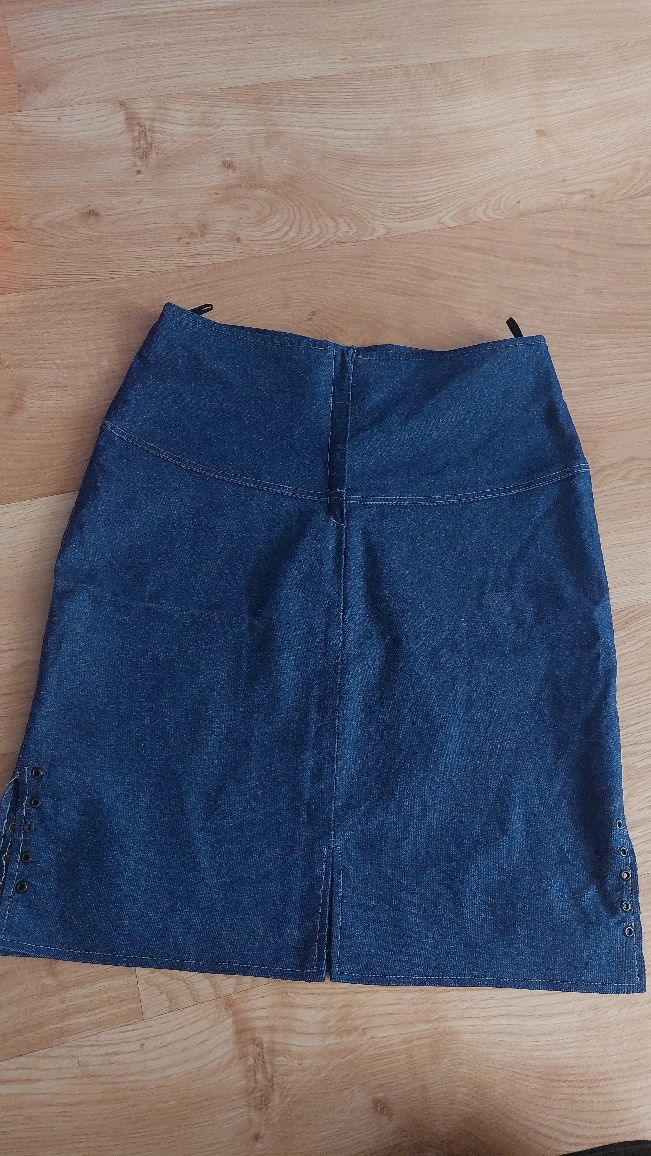 Jeansowa spódnica spódniczka mini rozmiar S XS 36 34 z zamkiem rozciec