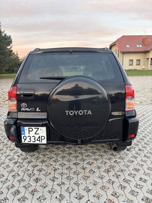 Toyota RAV4 niski udokumentowany przebieg