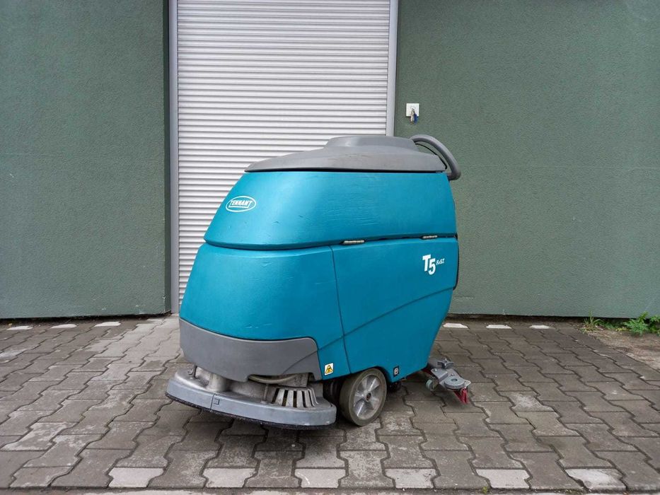 Wynajem maszyna czyszcząca (szorowarka, zamiatarka, myjka do posadzki)