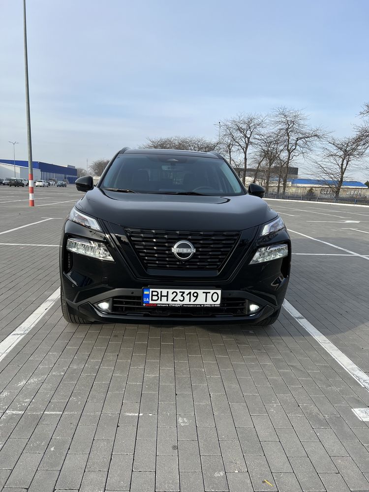 Nissan ROGUE T33 SL 1.5