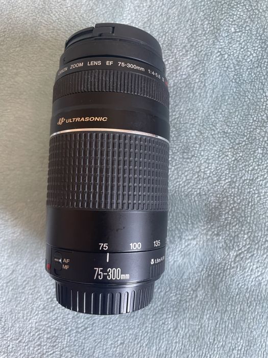 Vendo lente canom 75/300 nova pouco tempo de uso