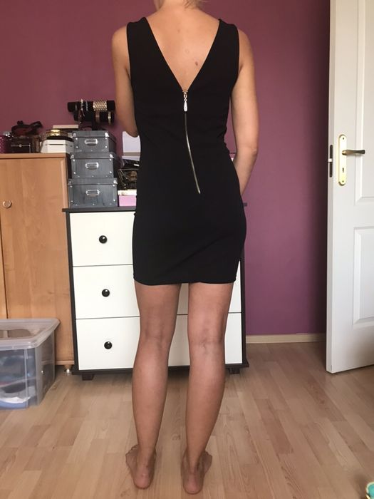 Mała czarna, jak NOWA! Mohito. Obcisła, dopasowana sukienka