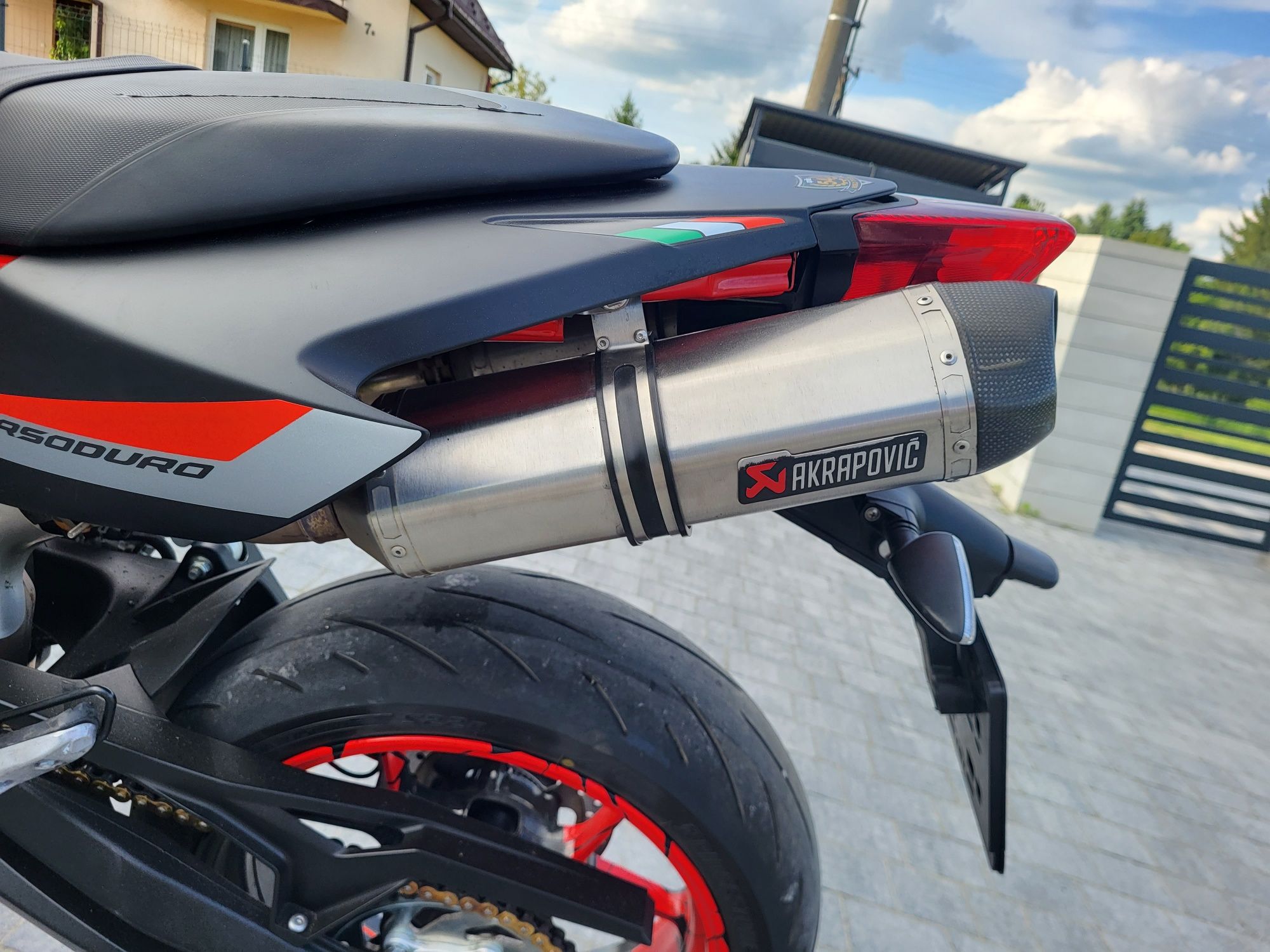 Aprilia Dorsoduro 900. 2020r Supermoto