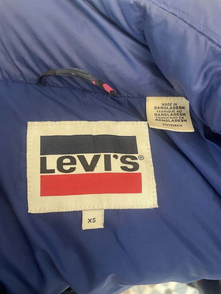 Женская куртка Levis