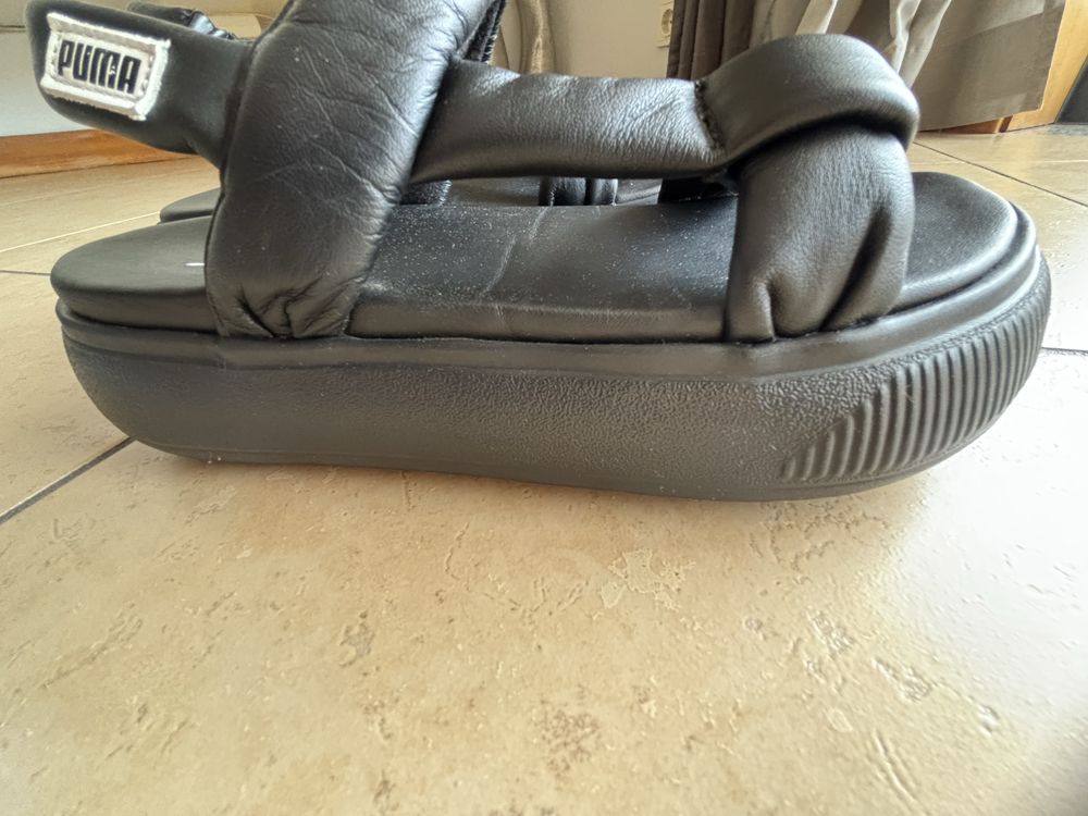 Sandalias Puma novas, leves e conforto