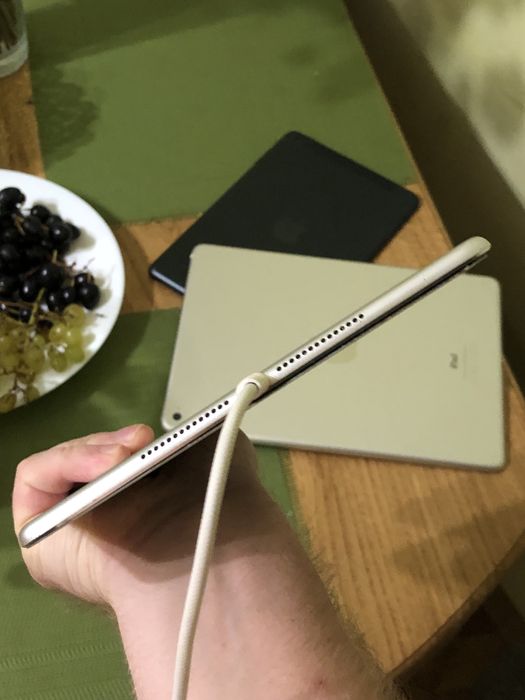 Планшет Apple Ipad Air 2 64gb Icloud OFF A1566