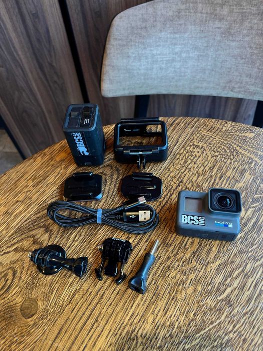 Екшн-камера GoPro Hero 6 з усим необхідним для тривалої зйомки