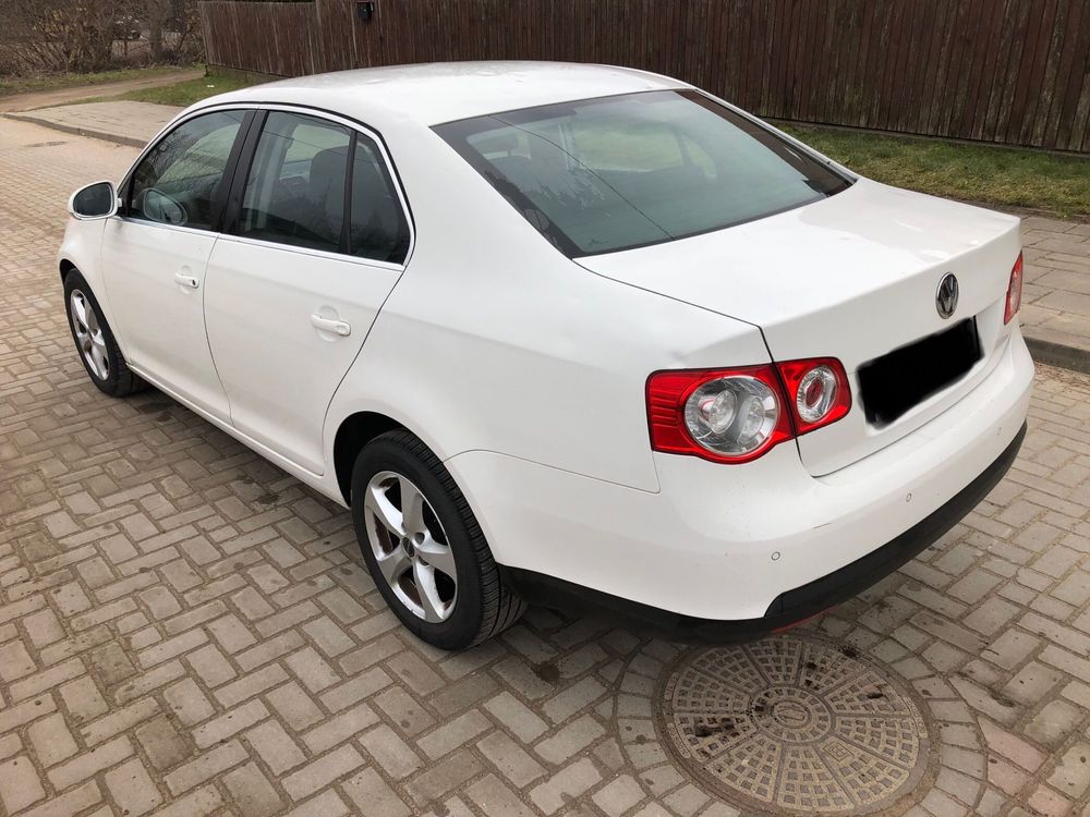 VOLKSWAGEN JETTA 1.4Benzyna Klimatyzacja Alufelgi Po Opłatach