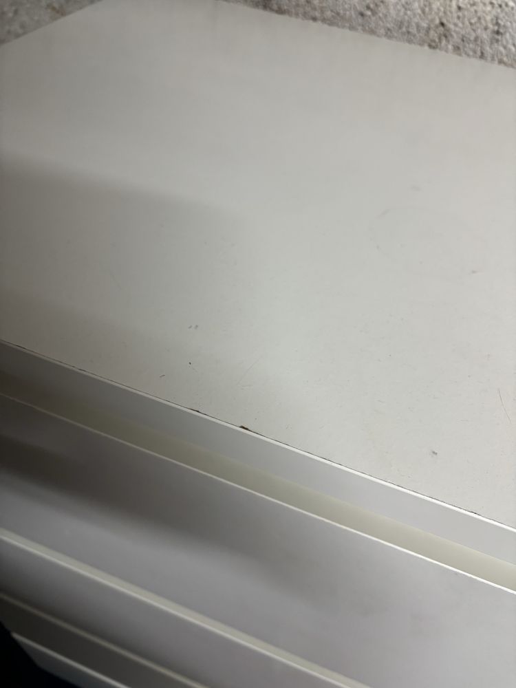 Malm 4 gavetas IKEA