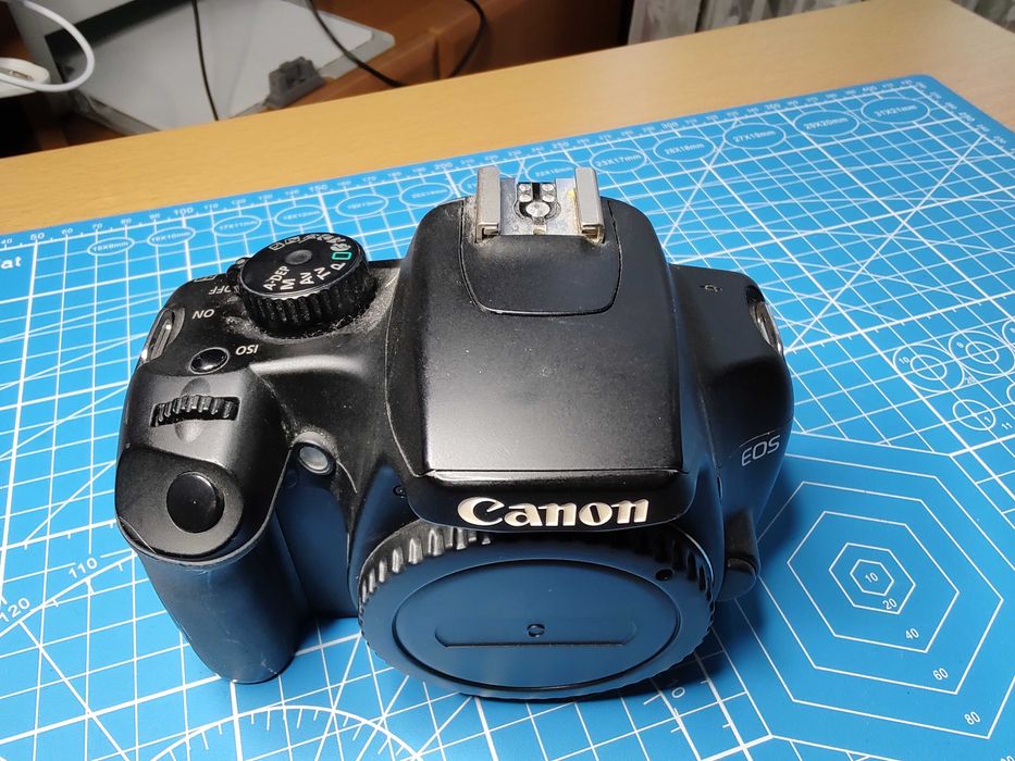 Lustrzanka Canon EOS 1000D body sprawna