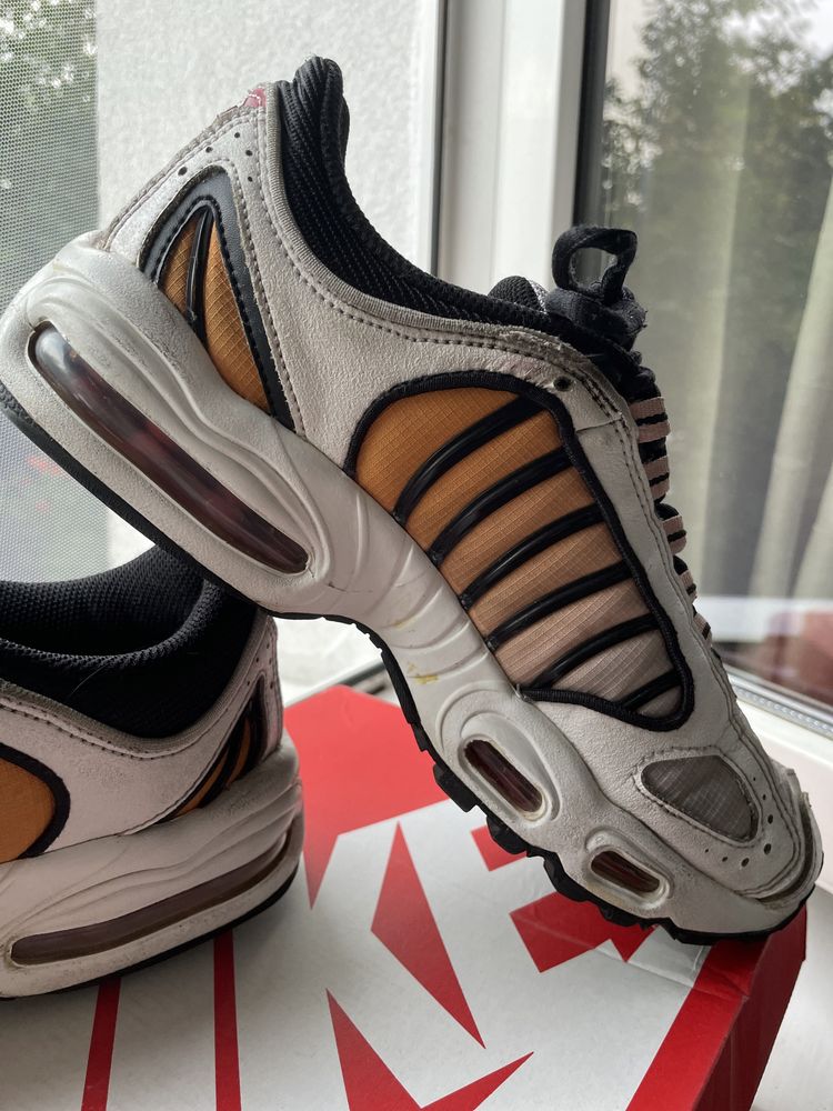 Air Max Tailwind IV