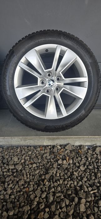 4x Koła  215 55 R17 V XL Felgi 5x112 ET 45 Skoda Volkswagen