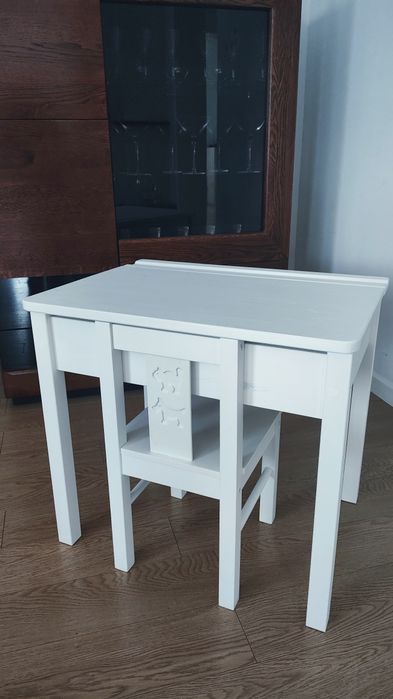 Biurko i krzesło dla dzieci IKEA krzesło KRITTER,  biurko SUNDVIK.