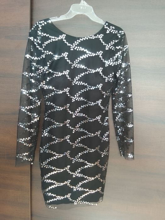 Sukienka z cekinami