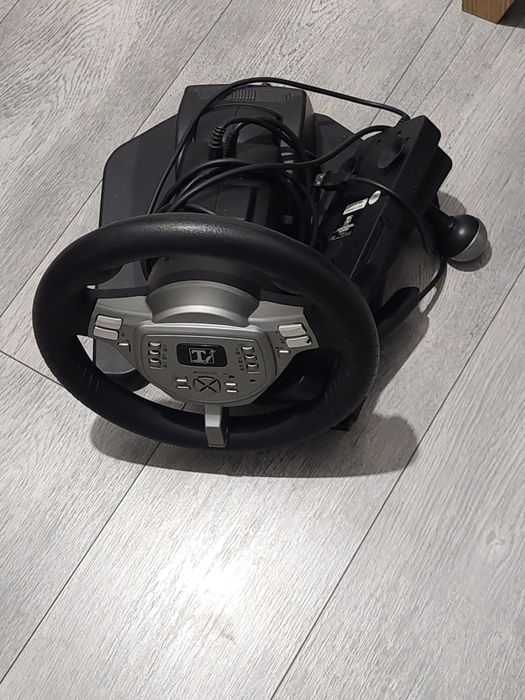 Руль Thurusmaster