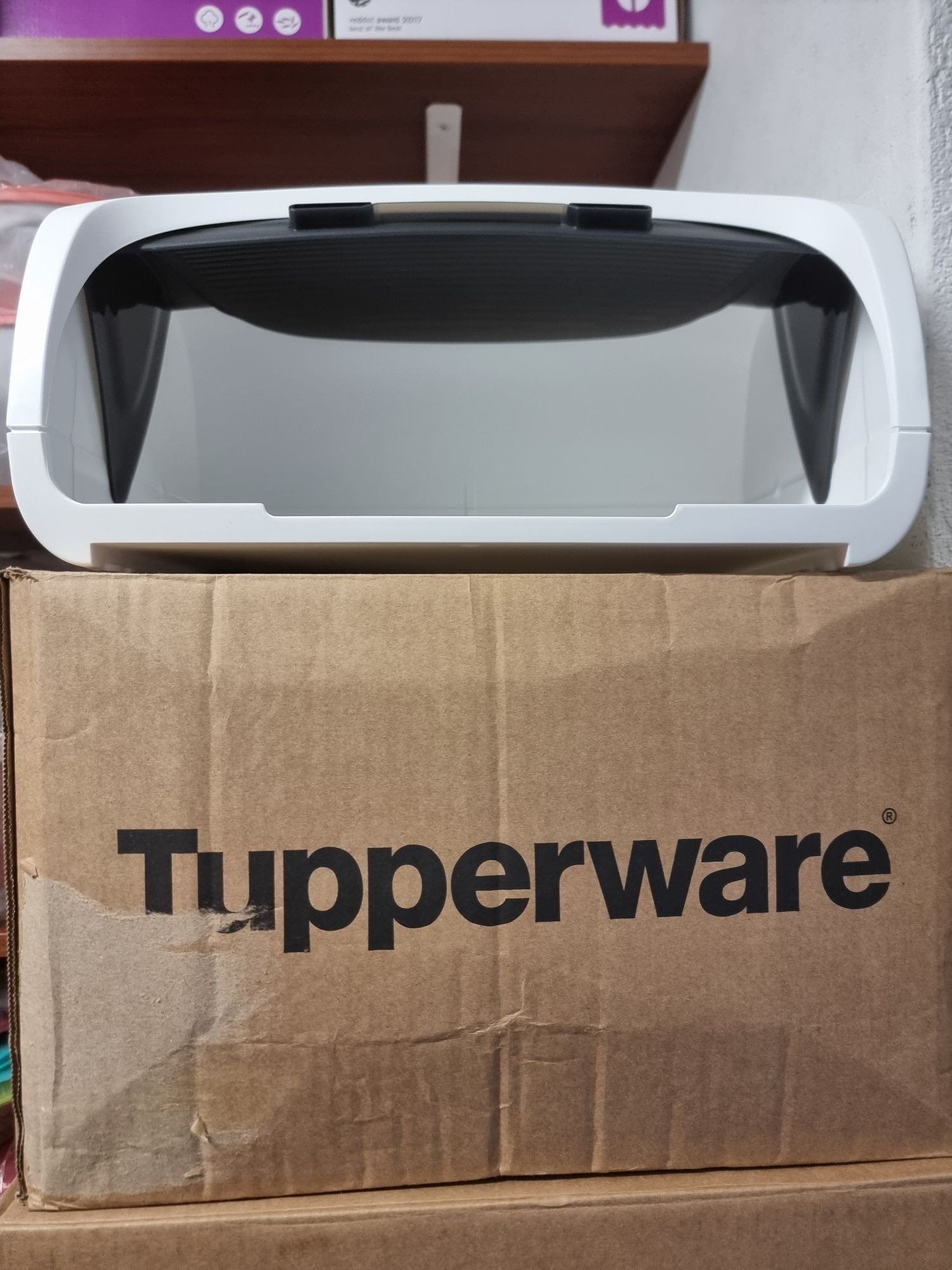 Caixa do pão tupperware  em promoção