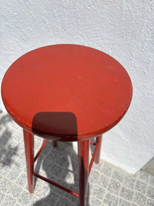 Banco alto Vermelho