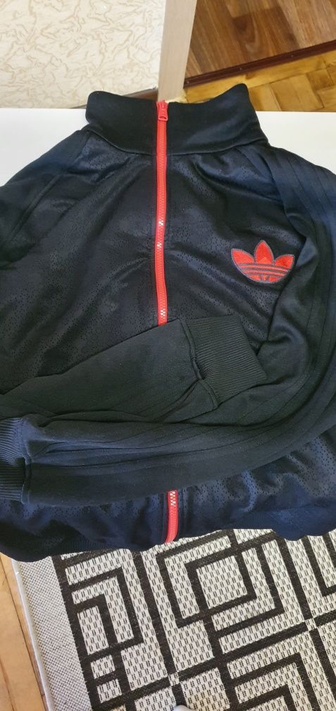 Спортивная кофта Adidas