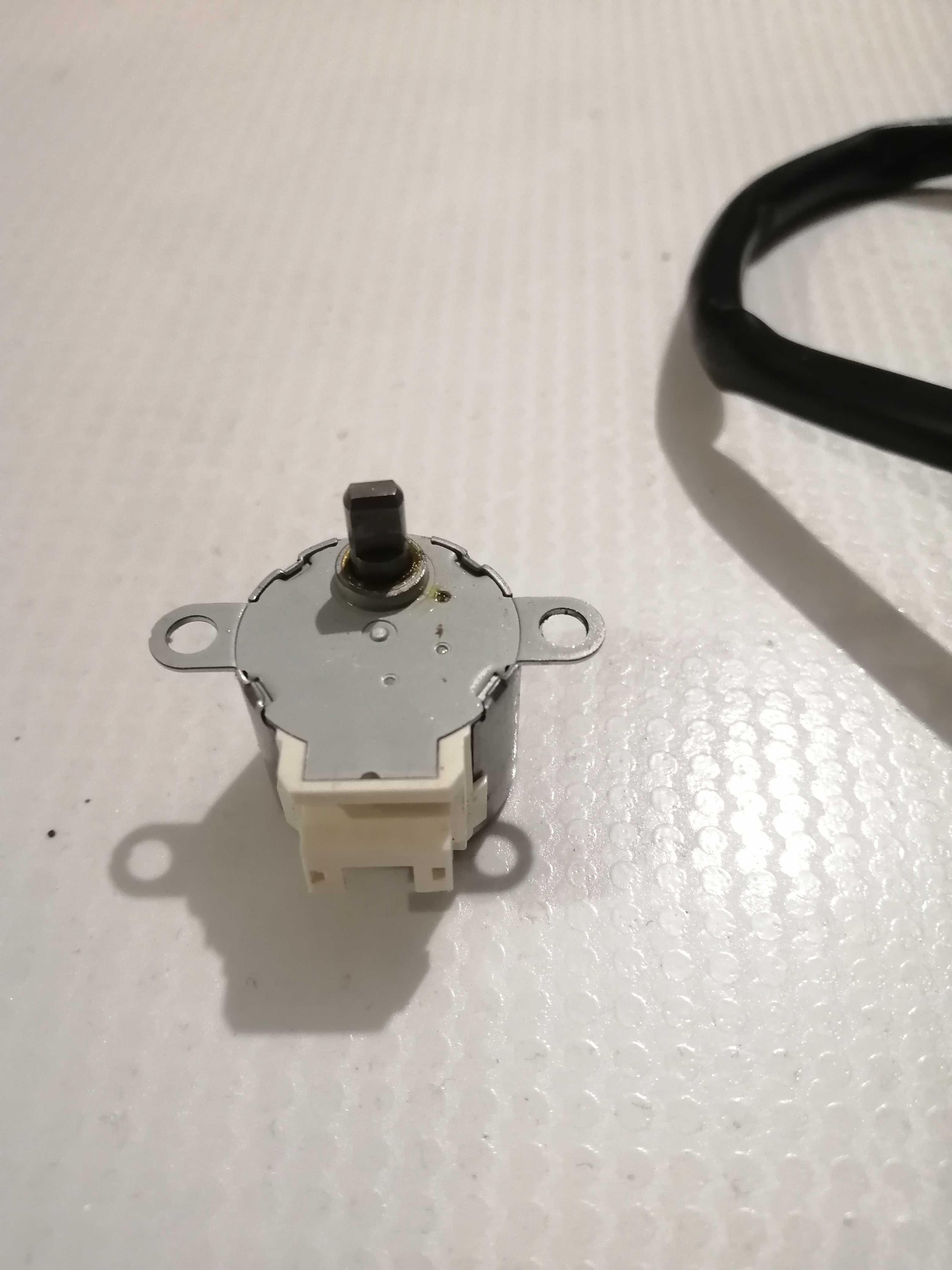 Шаговый мотор, кроковий двигун, двигатель MP24 S 12 V