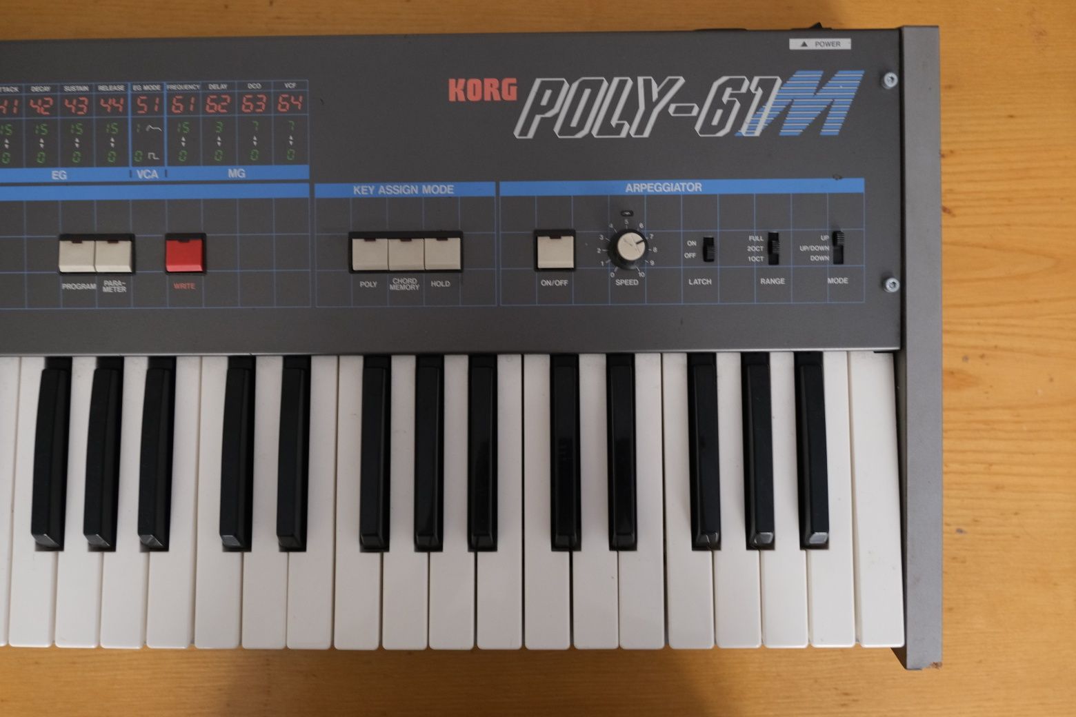 Syntezator analogowy Korg Poly-61M (1984)