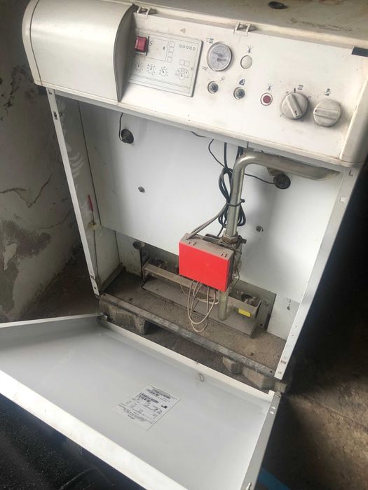 котел  газов  Ferroli ( ІТАЛІЯ)75 квт (на 650 м кв) з димохід  трубам