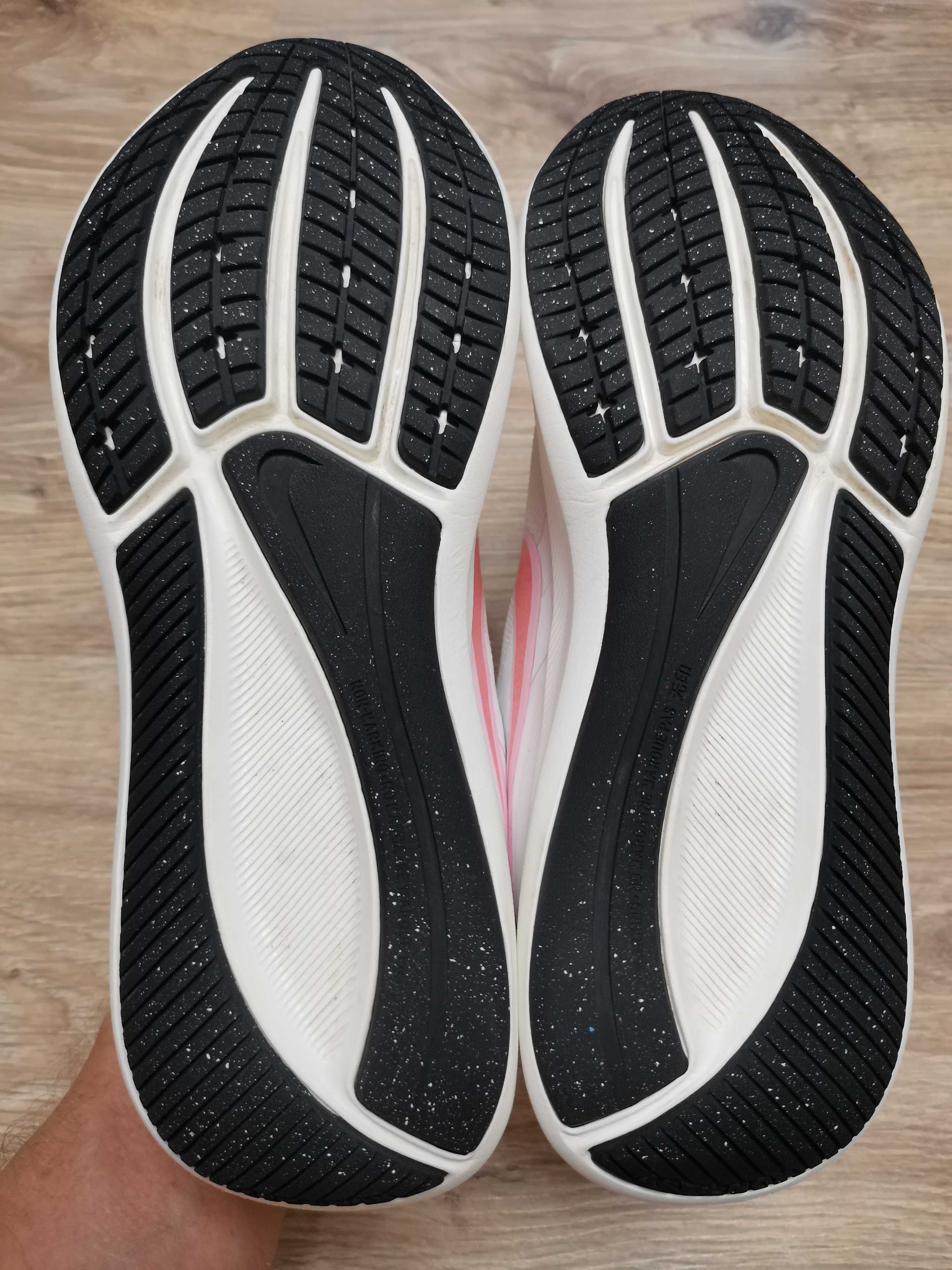 Продам кросівки Nike Star Runner 35,5 розміру.