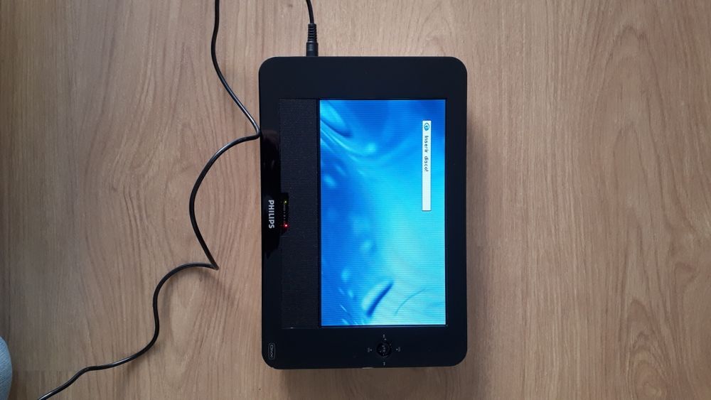 Leitor de DVD e pen drive portátil Philips PET830/00