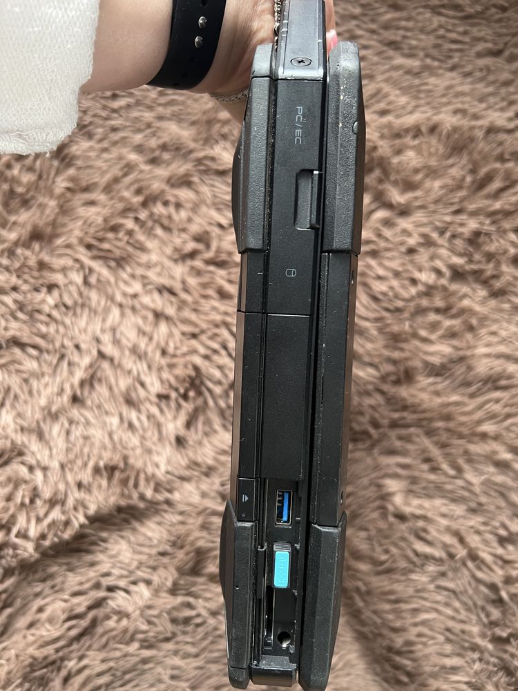 Ноутбук Dell протиударний