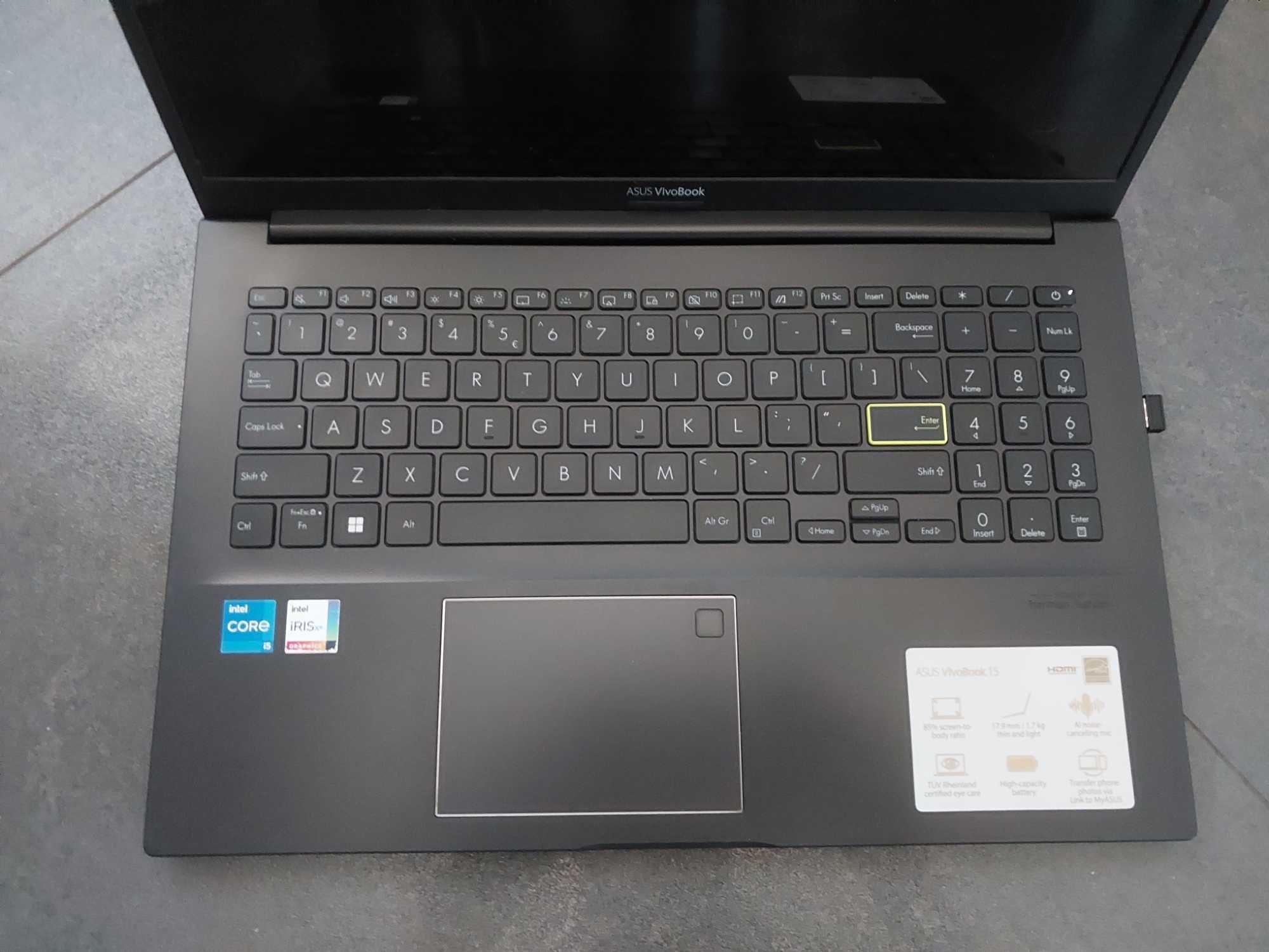 Asus VivoBook K513EA, I5 1135G7, 512GB SSD, 16GB DDR4, uszkodzona matr