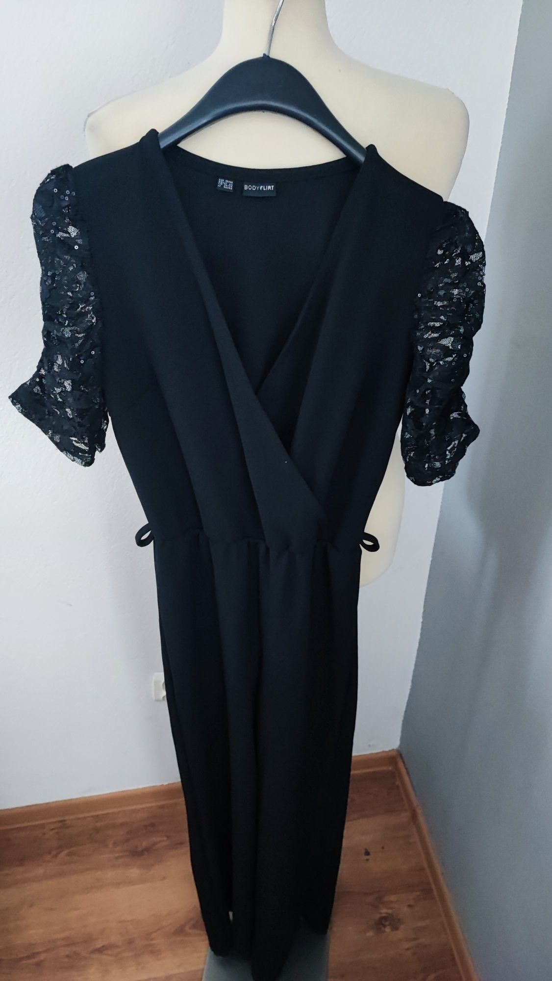 Kombinezon elegancki, 15zł, rozmiar 32/34, Bodyflirt, poliester i elas