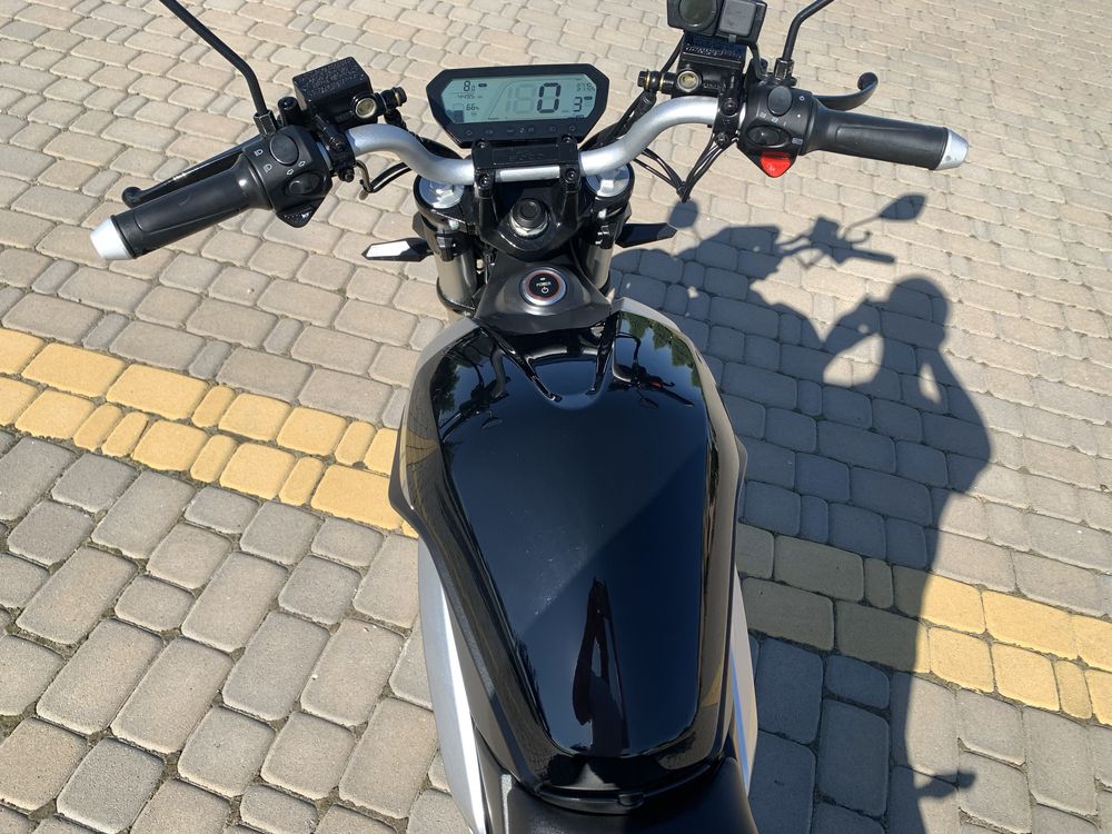 Електромотоцикл super soco