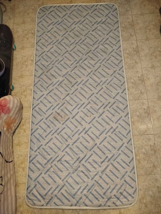 Colchão solteiro usado