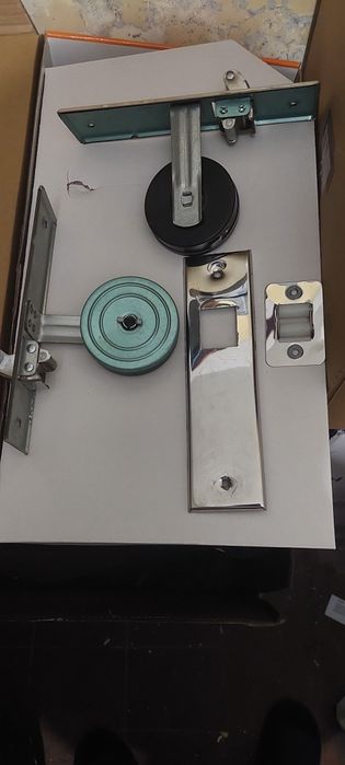 Vendo pack de torneira e rolo de estor