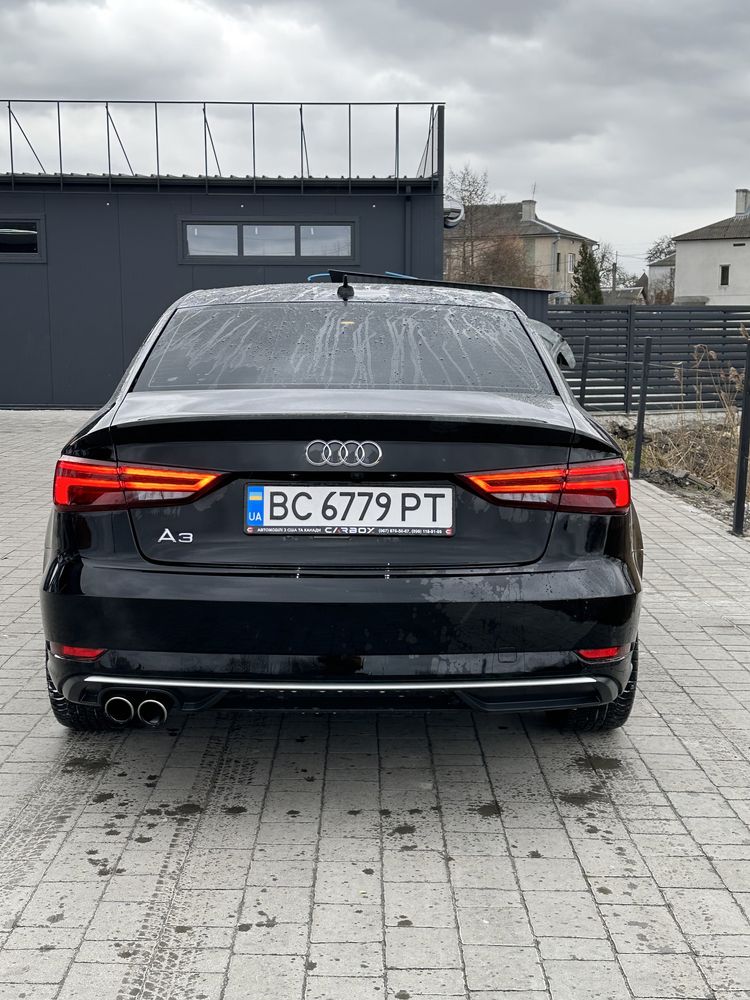 Audi A3  Premium  S-tronic
