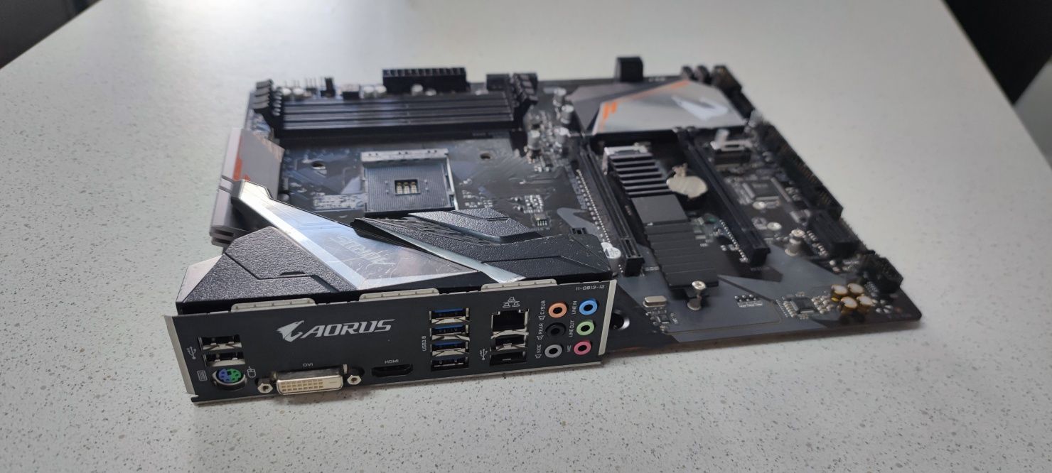 Motherboard Gigabyte B450 AORUS Elite V2. (AMD Ryzen) AM4