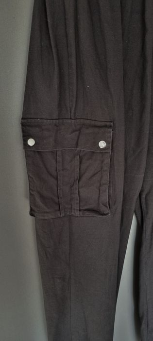 Bojówki, czarne spodnie cargo, joggery, jeansy z wysokim stanem