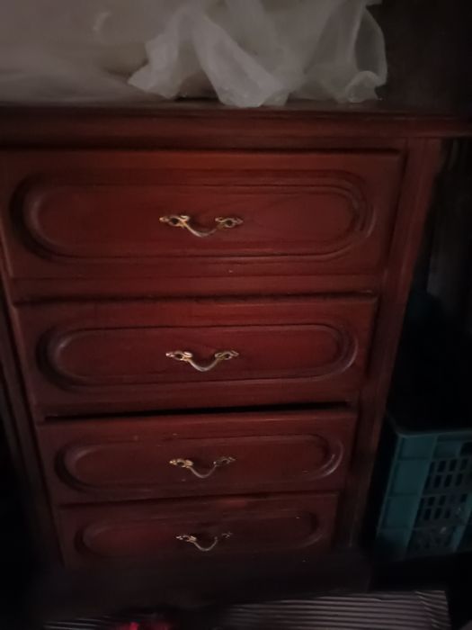 Várias móveis de quarto separados, cama 50 cómoda 60 mesinhas 30